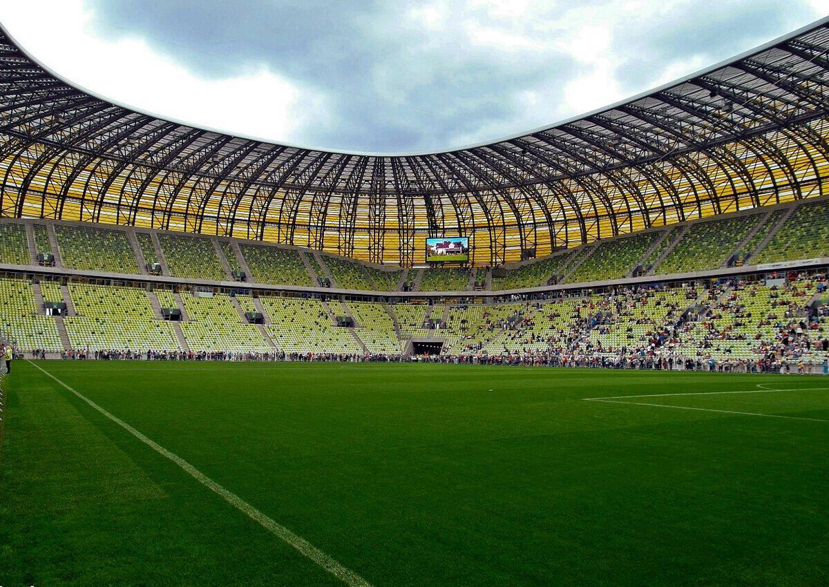 Zwiedzanie stadionu Energa z przewodnikiem